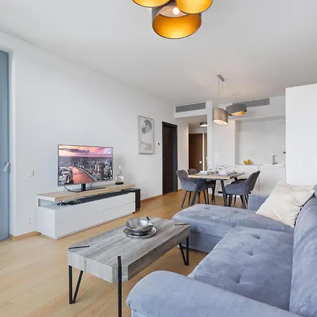 Sky Park 15 - Castle & View Apartment *